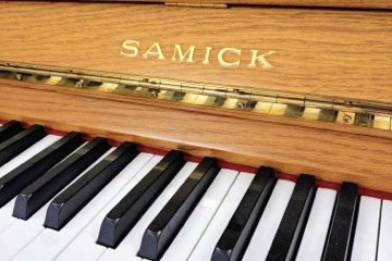 ĐÀN PIANO SAMICK SU 121